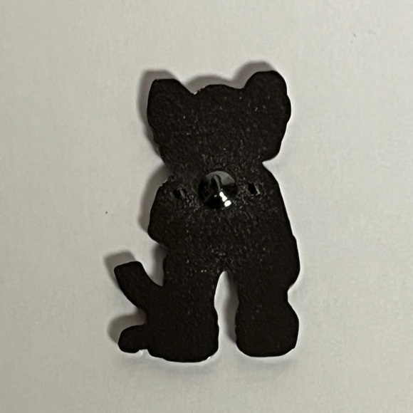 Kaws Glitter Gun Enamel Pin Hat Red Pins Hats Hatpin New Era Cap Brooch  Bag - Picture 6 of 8